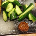 Sumibi Yakitori Zenchan - もろきゅう！多め!