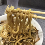 中華そば 土屋商店 - 箸並みに太い？  もっちり太麺