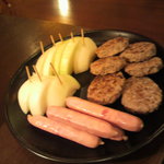 福山駅前酒場　情熱ホルモン - 食べ放題 ソーセージ、玉ねぎ、ハンバーグ(2011.11.17)