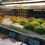 Door Door Bakery - ショーケース