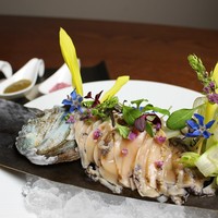 蝦夷鮑のカルパッチョ　肝醤油ヴィネグレット　