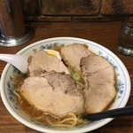 東池袋 大勝軒 - ﾁｬｰｼｭｰを丼内から救い撮影