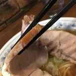 東池袋 大勝軒 - ﾁｬｰｼｭｰ断面約５ｍｍ