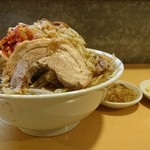 ラーメン荘 地球規模で考えろ - 野菜あぶらマシ、からめ、にんにく別皿で！