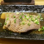 酒と魚 希唯 - カスベ山椒煮 380円