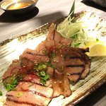 Jidori Sengyo Koshitsu Izakaya Momijiya - 牛タンの白醤油焼き