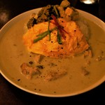 Gurinkareme - グリーンカレー大盛  付け合せ２、オムレツ 1,150円