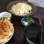 Teuchi Udon Tarappe - 「日替わり定食」（600円）のもりうどん、かき揚げ丼