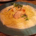FARMER'S KITCHEN THE gram  - サーモンと緑野菜のクリームソース