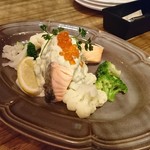 FARMER'S KITCHEN THE gram  - ノルウェーサーモンのアボカドヨーグルトソース