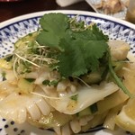 大衆中遊華食堂 八戒 - 烏賊とセロリと胡瓜の山椒和え