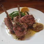 Cucina Italiana e Gastronomia CICCIO - 仔羊ロース肉のロースト グリーンオリーブのペーストソース