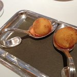 レ セゾン - アミューズその１　とろけるチーズです。