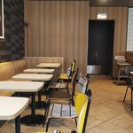 マクドナルド - マクドナルド 福山伊勢丘店 店内 ※多数の席があります(2019.03.21)