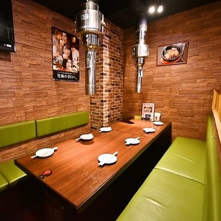 We offer a variety of seats where you can enjoy your meal slowly! reserved for 60 people ~