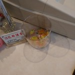 花彫酒家 - ﾚｼﾞに飴ちゃんが置いてあります