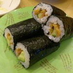 回転寿し トリトン - ひもキュウ山ワサビ巻。
