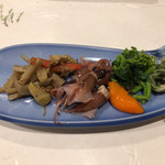 うを徳 - 京人参・ごぼう・うどのきんぴら、ほたるいかと黄身酢、桜の葉の酢味噌和え、こごみの胡麻和え