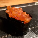 喜代寿司 - いくら 醤油がしっかり染み込んでいて、いくらは新鮮でぷちぷちと口の中で弾ける