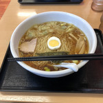 らーめんどんぐり - ワンタンめん、850円。