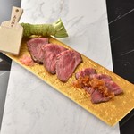 KUJIRA - 料理写真:肉は和牛のいちぼを使用。 シェフ考案の“黒酢ジュレソース” と徳川家献上のワサビを添えて とにかく贅沢な逸品。