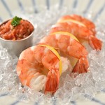 KUJIRA - 料理写真:プリプリの大きい海老を素材本来のダシが出るように茹で上げた一品! 特製ソースと一緒にどうぞ 最高品質の海老を厳選しました。
