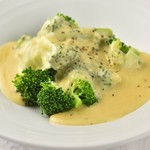 KUJIRA - 料理写真:ブロッコリーとアスパラガスに特製ホットチーズをかけて