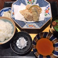 寺町よしくら - 日替定食 ¥1,500
                    地鶏と野菜の天ぷら