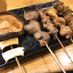 Toribiyori - 左から椎茸、はつ、砂肝縁側、ももの王様、皮