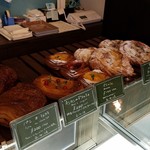 コション パティスリーカフェ - スイーツ系のパン。