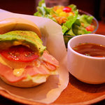 ローワーイーストサイドカフェ - BLTAランチセット(800円)