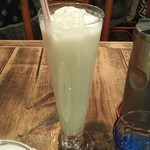 グルガオン - ラッシーは、甘さ控え目で爽やか(*￣∇￣)ノ