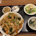 良記 餃子酒場 - 