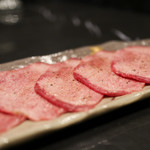 焼肉 拍手喝采 - 極上生黒タン 薄切り☆