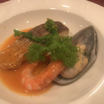 カフェレストラン  びすとろアン - ？魚、ムール貝？、エビ