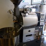 ディアカップ - 店内には、大きな、大きな、焙煎機が置いてありましたよ。