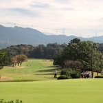 太宰府ゴルフ倶楽部 - コースはホール毎に四季の花木に包まれゆとりのラウンドが出来ます