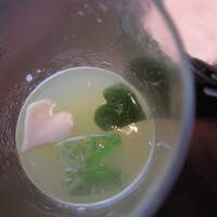 Dining & Bar TENQOO - カクテルグラス、覗き込んでみましたら・・・