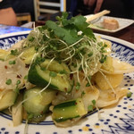 大衆中遊華食堂 八戒 - 烏賊とセロリと胡瓜の山椒和え