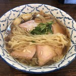 Ichijin - 不揃いな平打ち麺