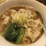 中華餃子王 - ワンタンは6個。