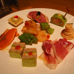 京王プラザホテル - 2019/3/9 ディナーで利用しました。
      2019/3/10 モーニングで利用しました。
      プレミアムグランに宿泊。