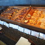 京王プラザホテル - 2019/3/9 ディナーで利用しました。
      2019/3/10 モーニングで利用しました。
      プレミアムグランに宿泊。