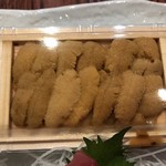 ほったらかし亭おまかせ - 青森県産地のウニが木箱でそのまま１つ‼️