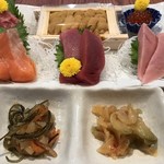 ほったらかし亭おまかせ - こんな豪華な小鉢も付いて税込み2000円‼️