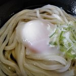 いりこぶ家 - 温玉ぶっかけ（小・アップ）