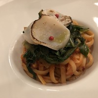 リストランテオガワ - リストランテオガワ　魚介とトマトのラグーソース　リングイネ　北海道のホタテとチコリが乗っかってました