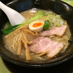 無敵家 - げんこつ麺650円