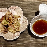 新割烹 丹色 - 春キャベツとベーコンのかき揚げ