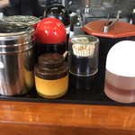 博多きらら - 卓上、色々あります。